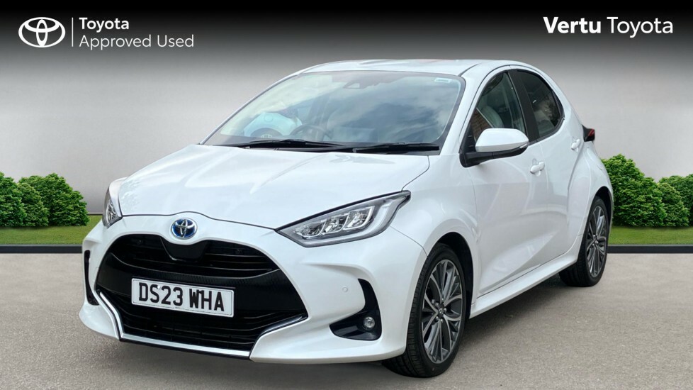 Toyota Yaris Excel DS23WHA White #3
