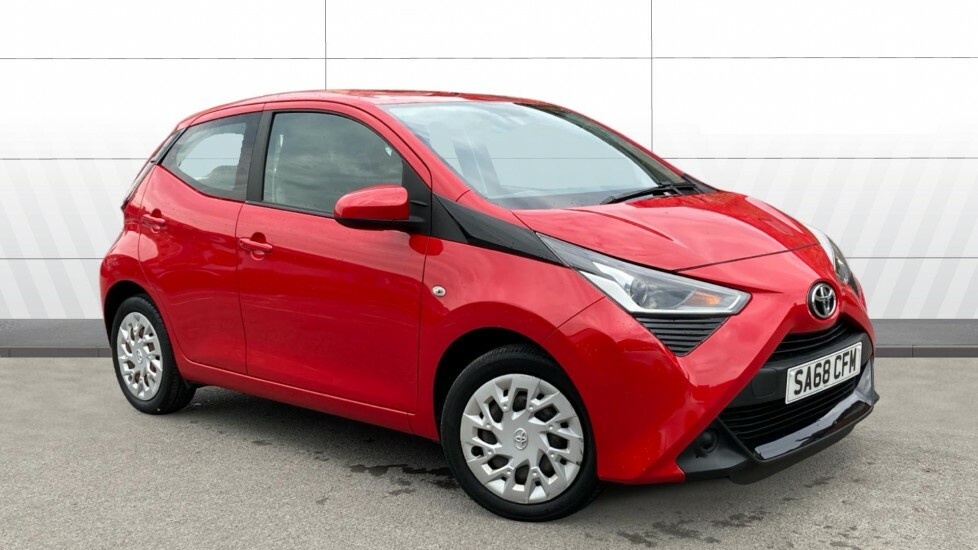 Toyota Aygo X X-play Red