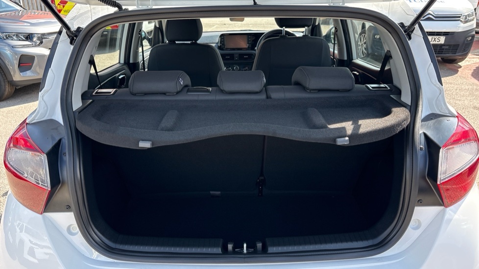 Hyundai I10 Advance White #4
