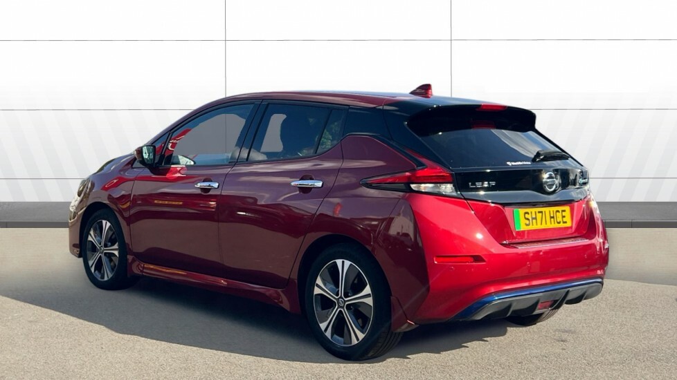 Nissan Leaf Tekna Red #2