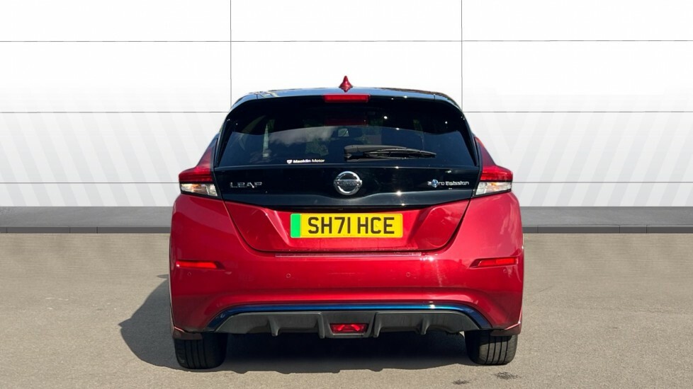 Nissan Leaf Tekna Red #6