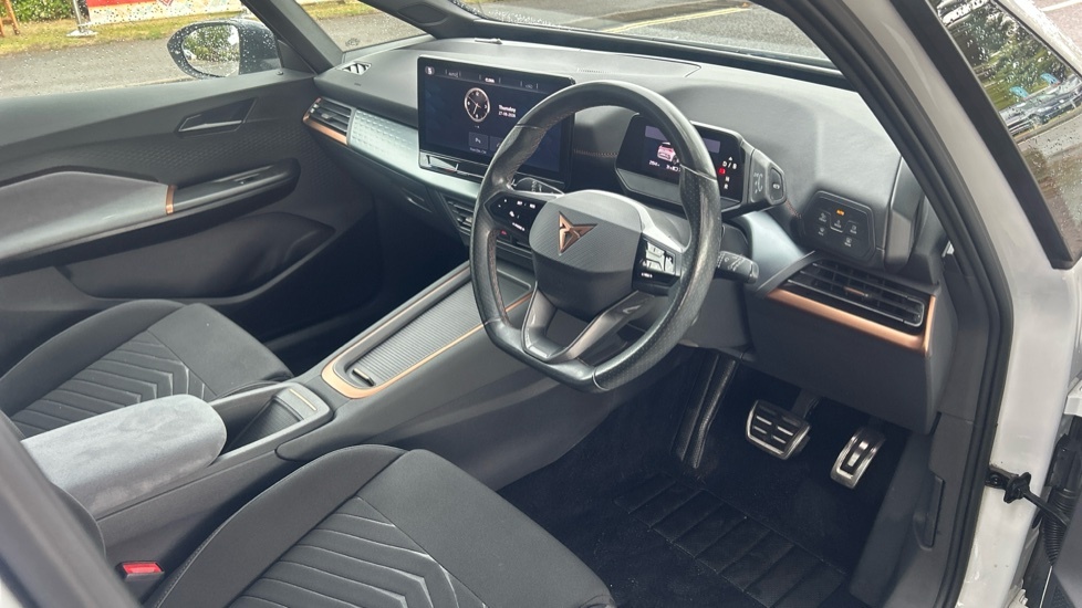 Cupra Born V1 White #6