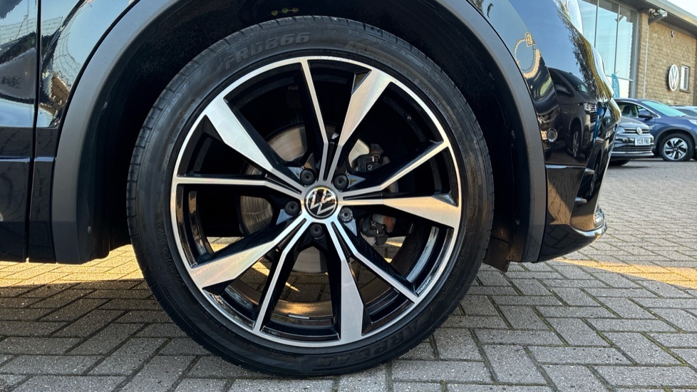 Volkswagen Tiguan R-line Edition ET23FPF Black #5