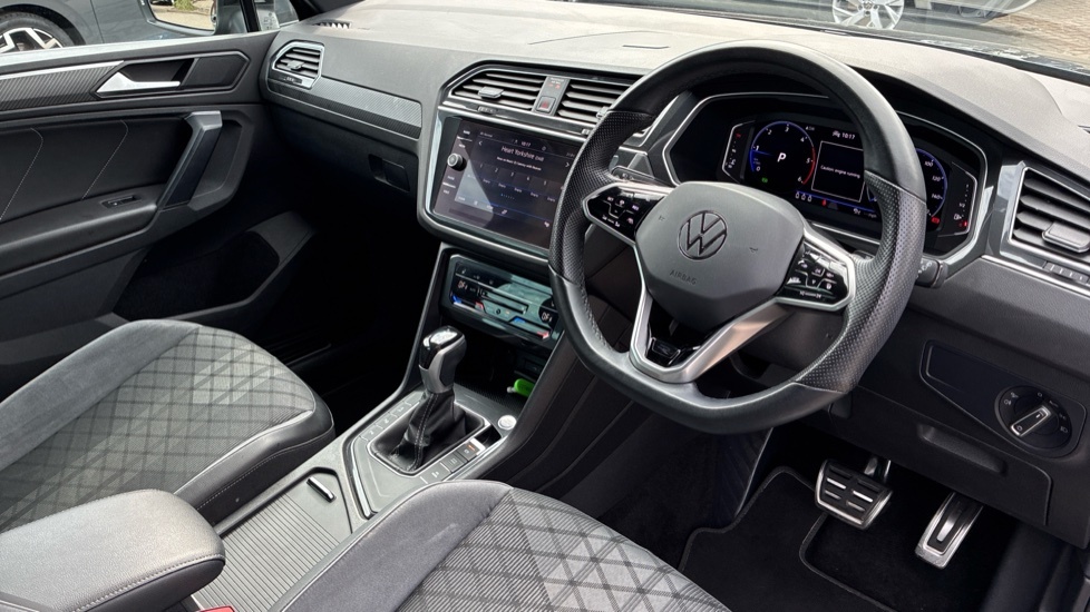 Volkswagen Tiguan R-line Edition SM23VHB Black #6
