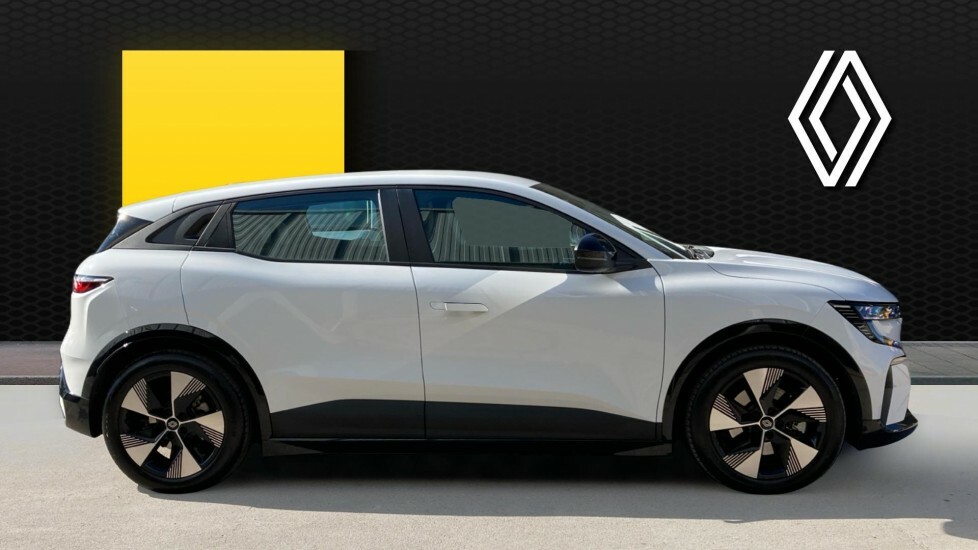 Renault Megane E-Tech Equilibre White #5