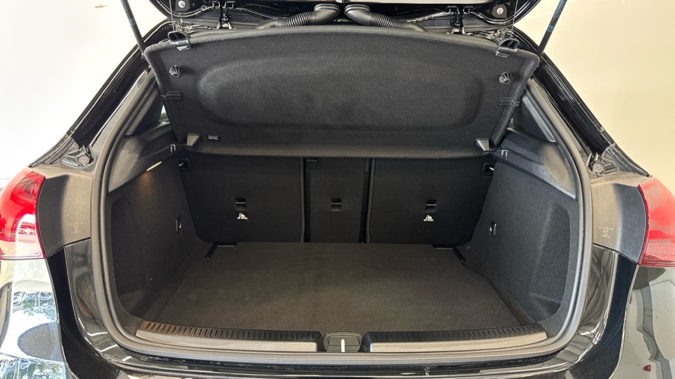 Mercedes-Benz A Class Amg Line KP75OYE Black #4