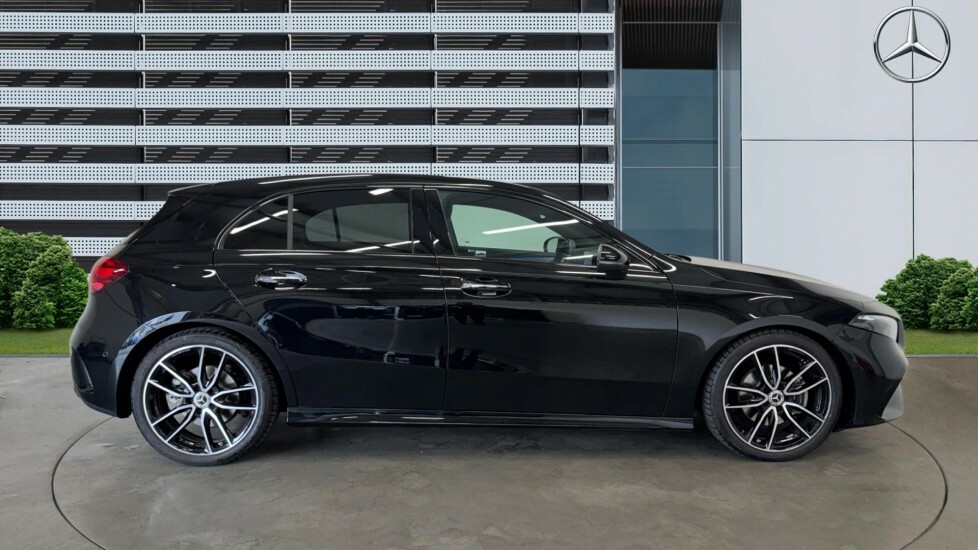Mercedes-Benz A Class Amg Line KW75XHL Black #5