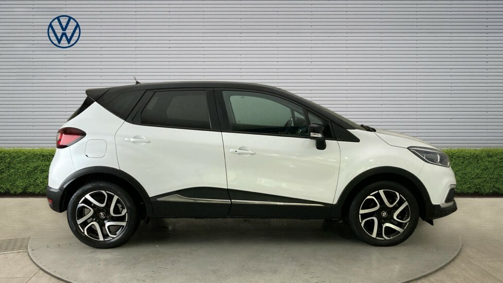 Renault Captur Iconic PK68AJV Black #4