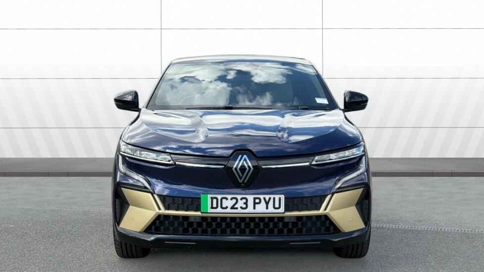 Renault Megane E-Tech Iconic Black #3