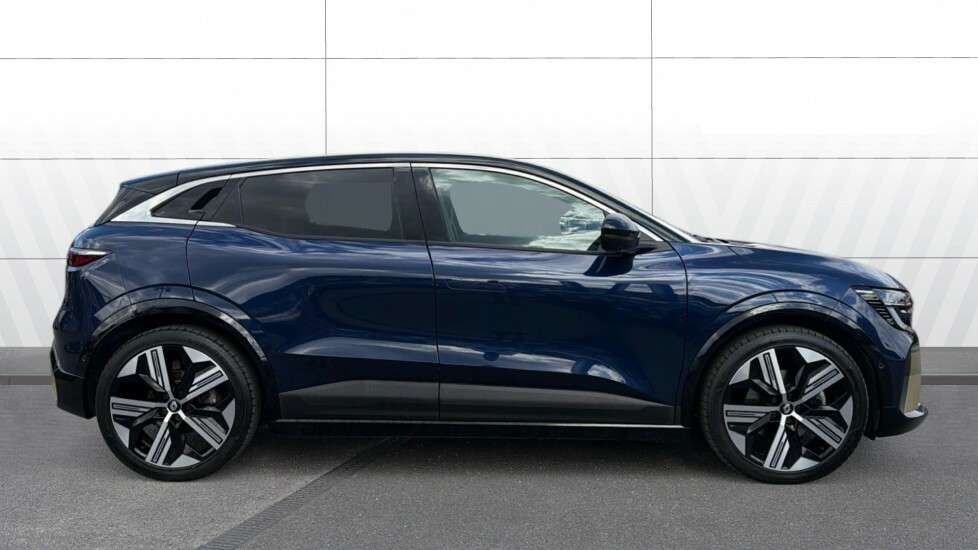 Renault Megane E-Tech Iconic Black #5