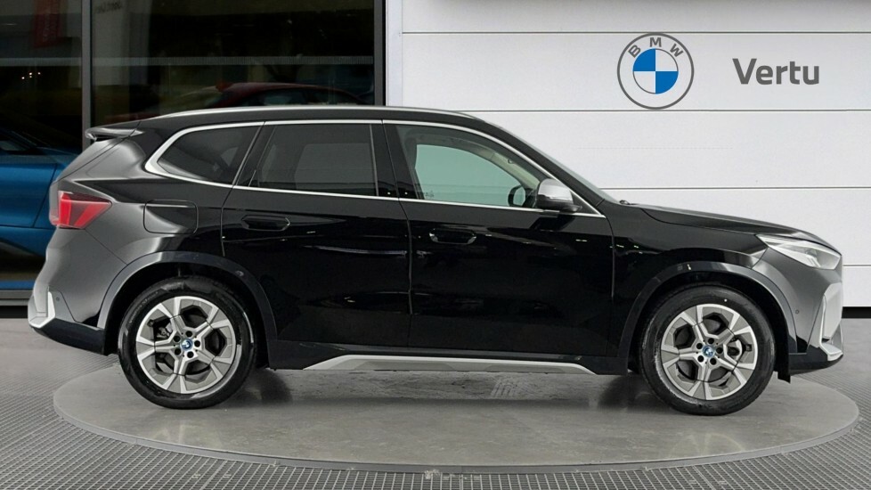 BMW iX1 Xline Black #3