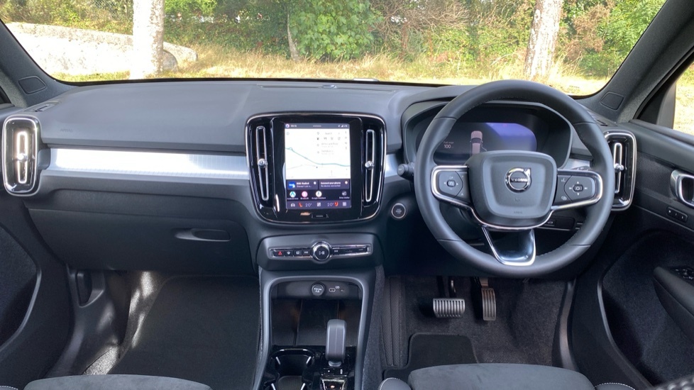Volvo XC40 Plus Silver #5