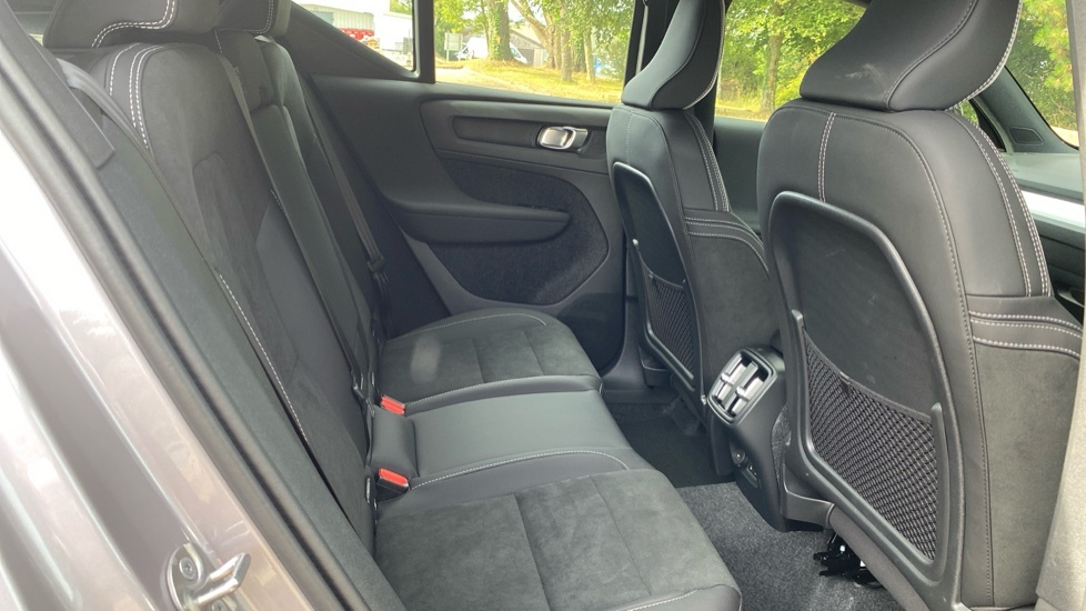 Volvo XC40 Plus Silver #6