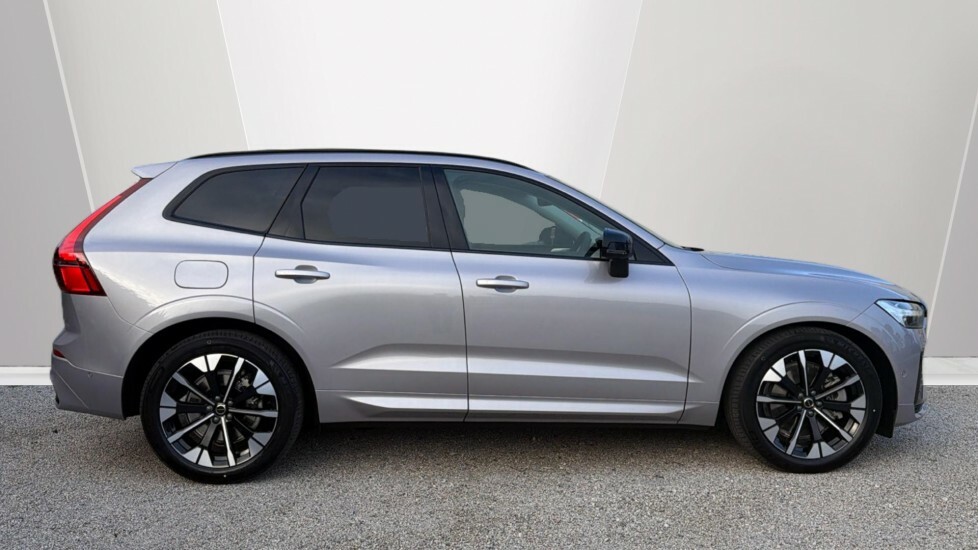 Volvo XC60 Ultra Red #3