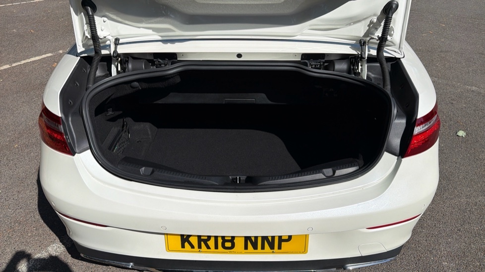 Mercedes-Benz E Class Amg Line KR18NNP White #4