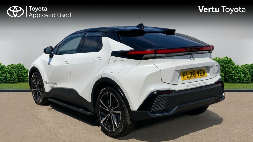 Toyota C-Hr Excel White #4