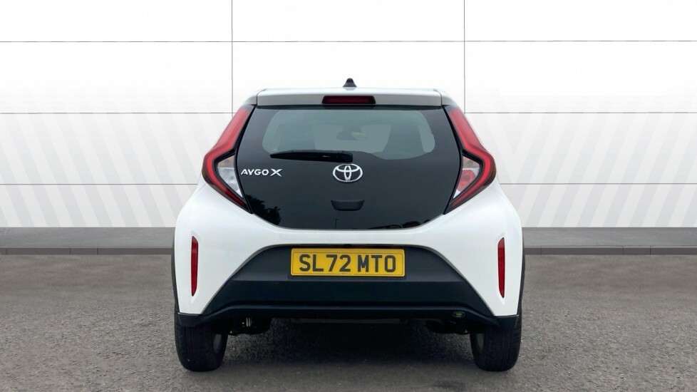 Toyota Aygo X Pure White #6