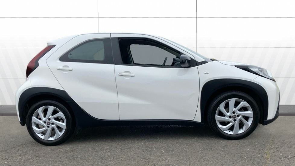 Toyota Aygo X Pure White #5