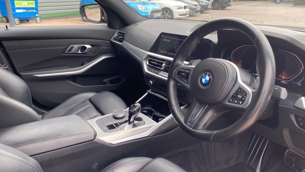 BMW 3 Series M Sport White #6