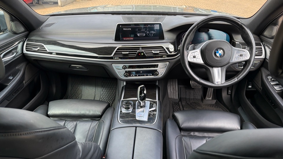 BMW 7 Series M Sport Grey #4