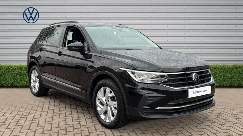 Volkswagen Tiguan Life Black
