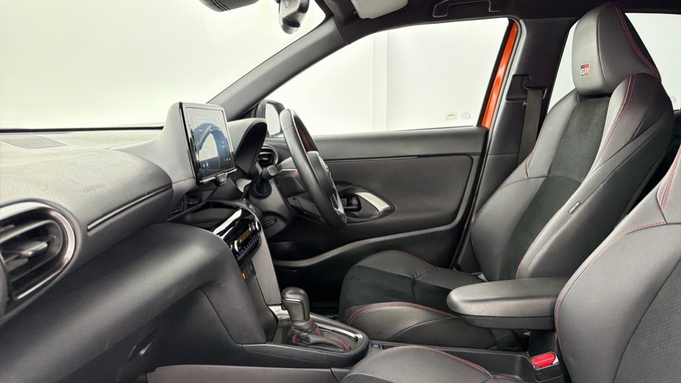 Toyota Yaris Cross Gr Sport LT23ZTX Orange #5