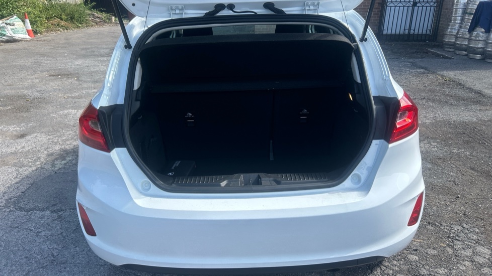 Ford Fiesta Titanium White #4