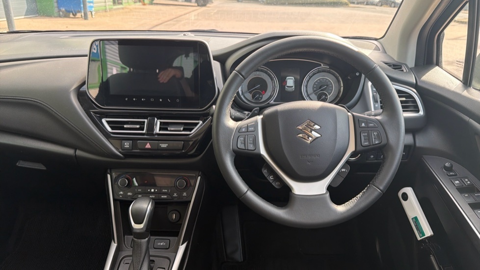 Suzuki S Cross Ultra White #5