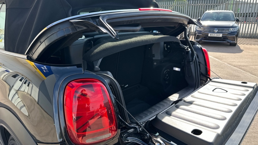 Mini Convertible 1.5 Cooper Classic Comfort-nav Pack White #30