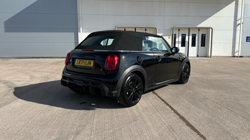 Mini Convertible 1.5 Cooper Classic Comfort-nav Pack White #29