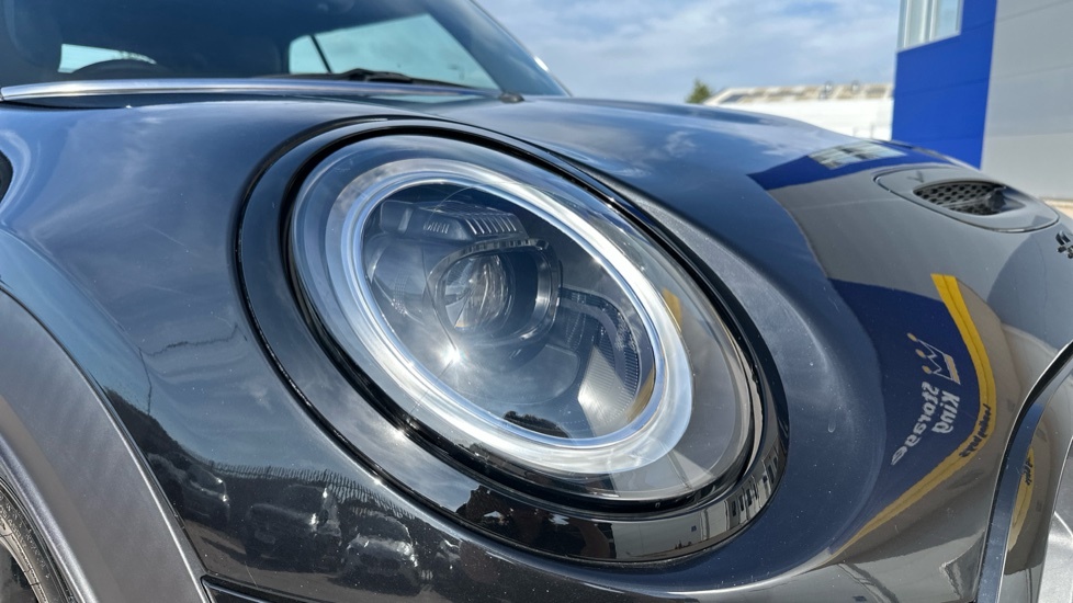 Mini Convertible 1.5 Cooper Classic Comfort-nav Pack White #23