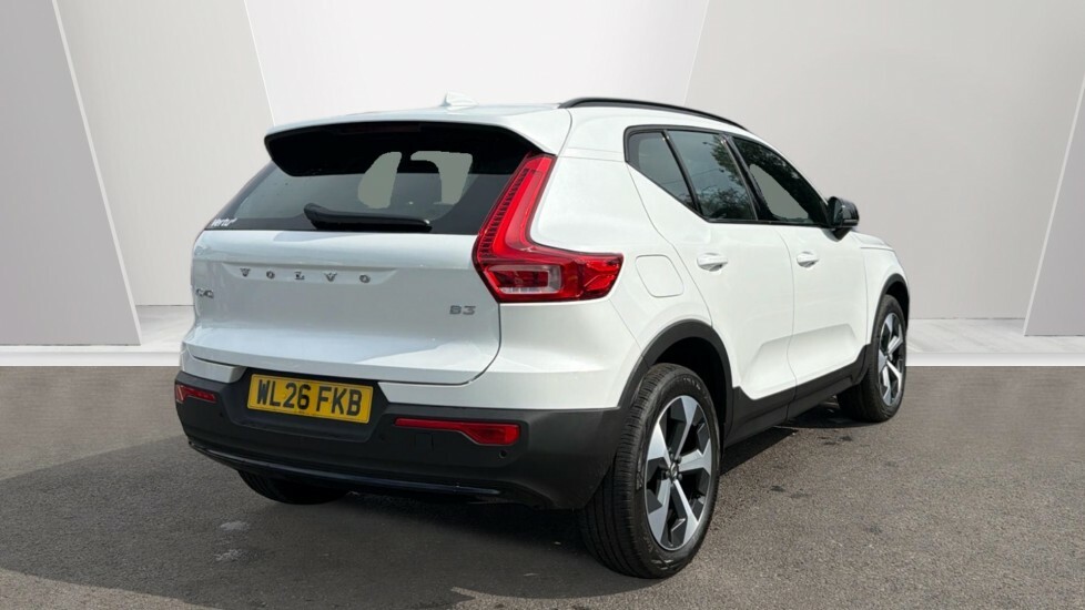 Volvo XC40 Plus White #2