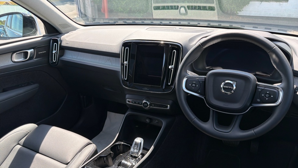 Volvo XC40 Plus WK26MJU Black #4