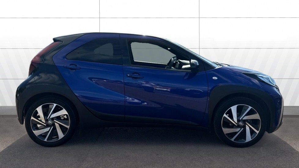Toyota Aygo X Exclusive Blue #5