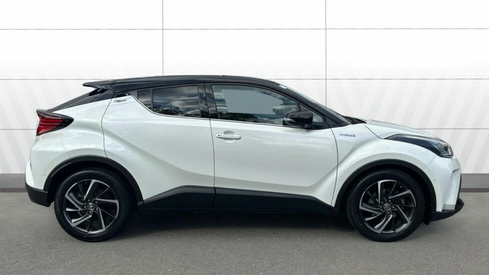 Toyota C-Hr Dynamic White #5