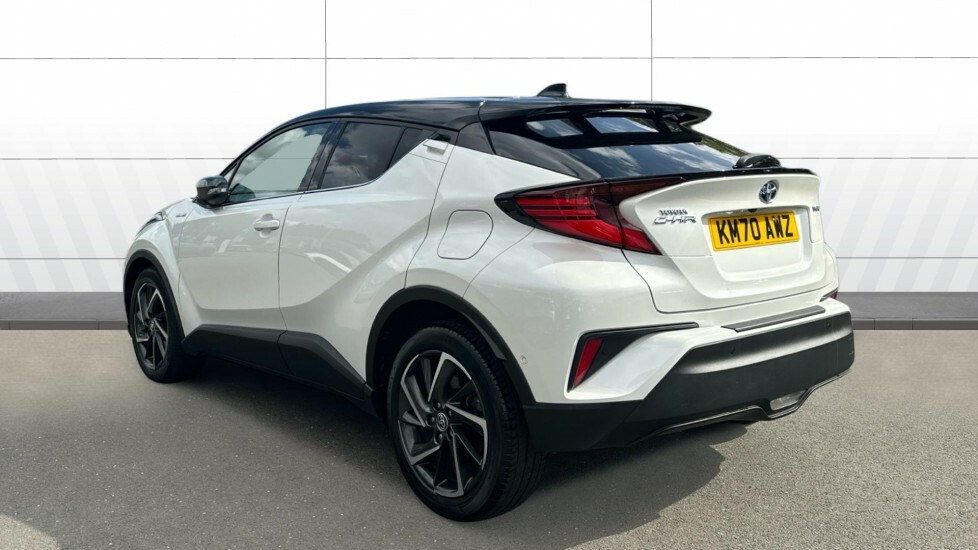 Toyota C-Hr Dynamic White #2