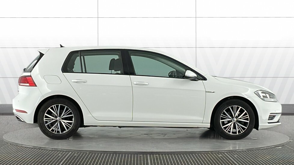 Volkswagen Golf Se AO67NWC White #3