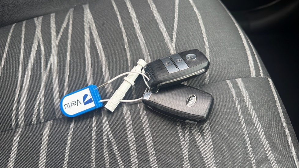 Kia Venga 3 Black #20