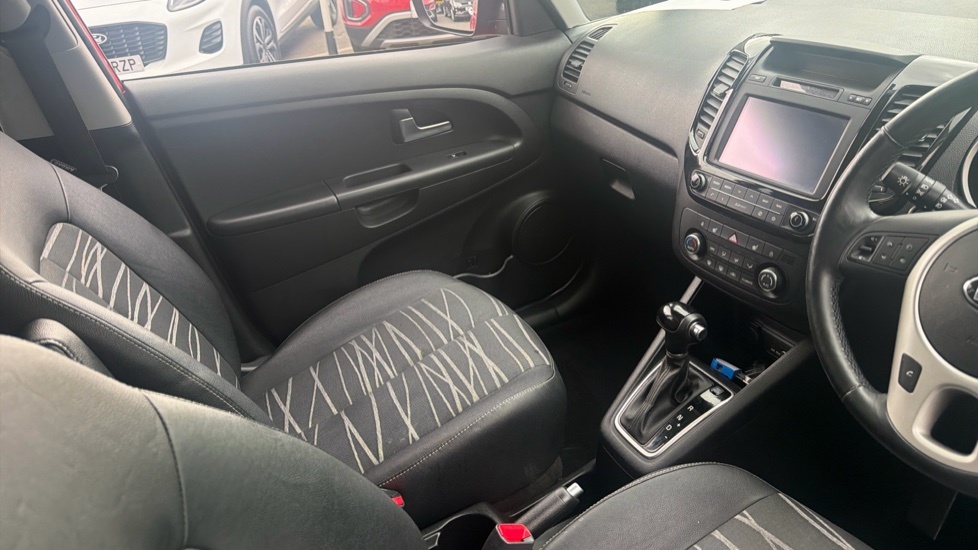 Kia Venga 3 Black #14