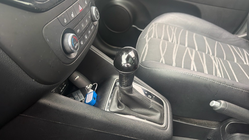 Kia Venga 3 Black #13