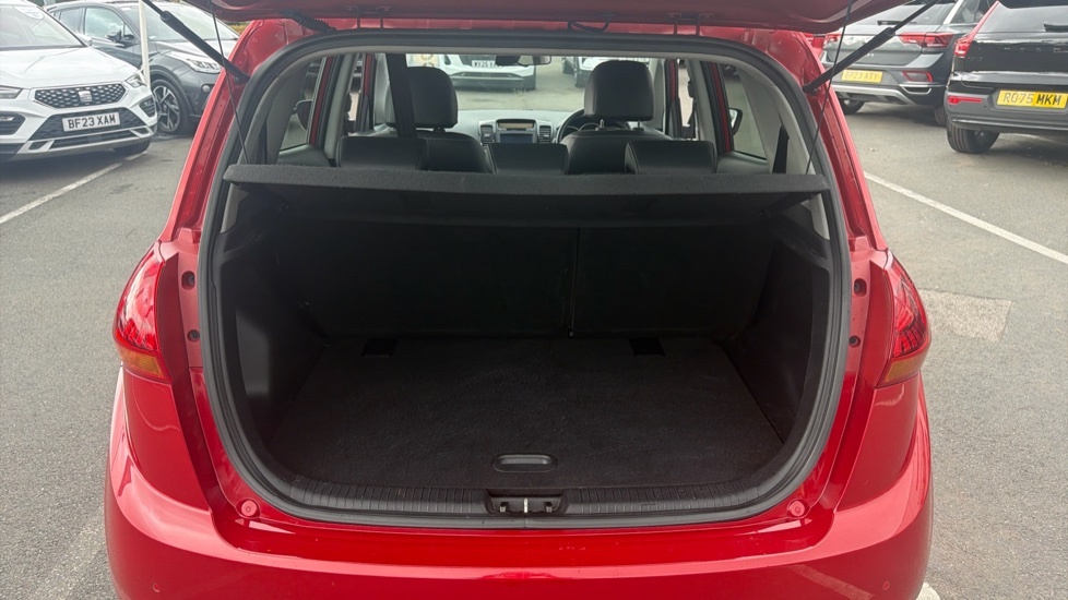 Kia Venga 3 Black #4