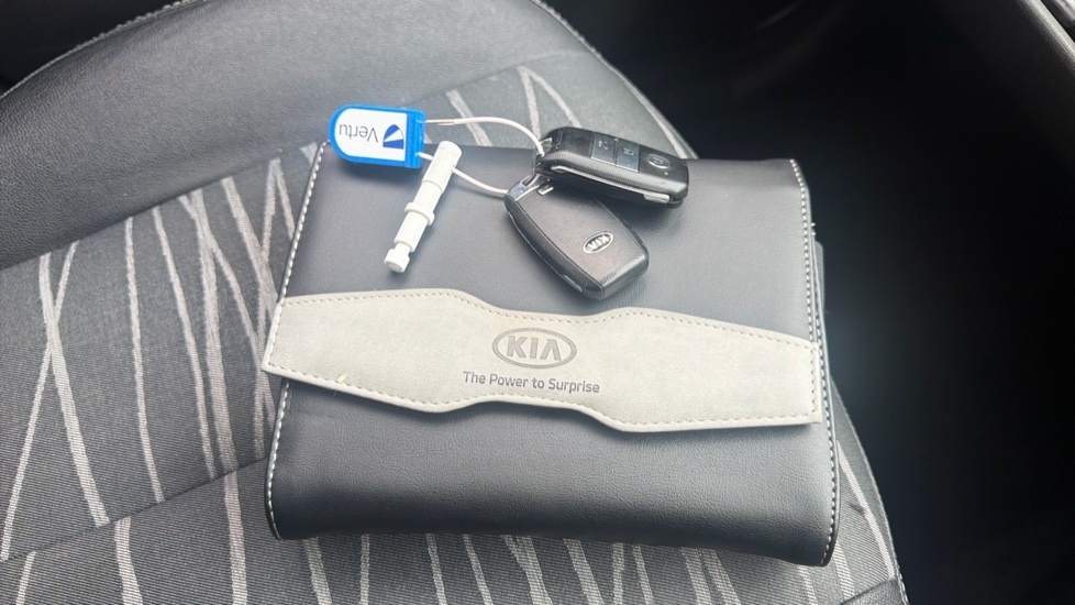 Kia Venga 3 Black #19