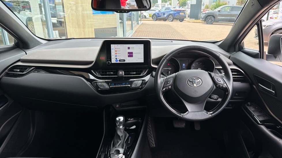 Toyota C-Hr Excel LV72RVF White #6