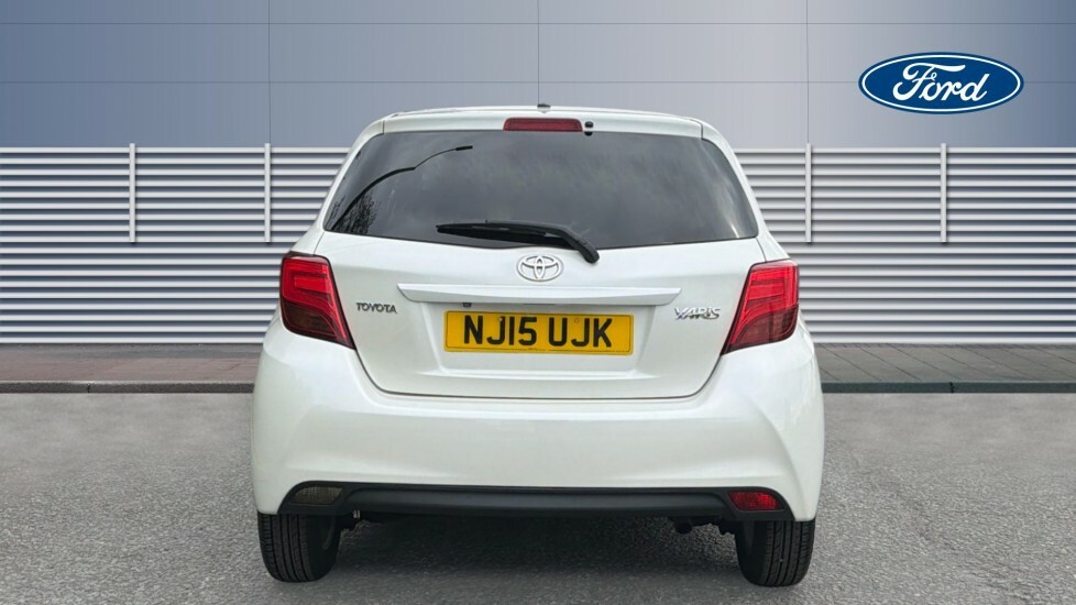 Toyota Yaris Icon White #6