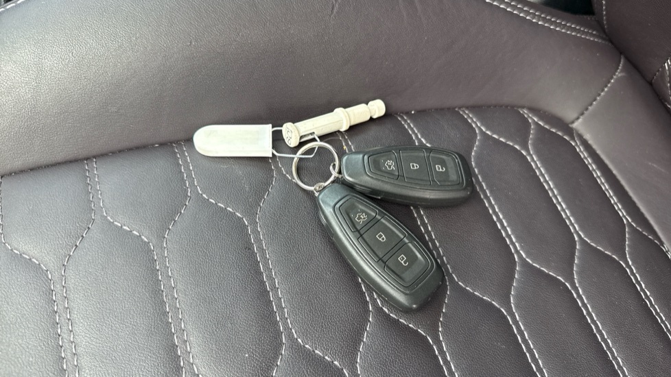 Ford Fiesta Zetec White #20