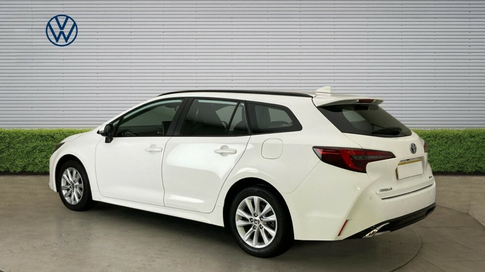 Toyota Corolla Icon White #3