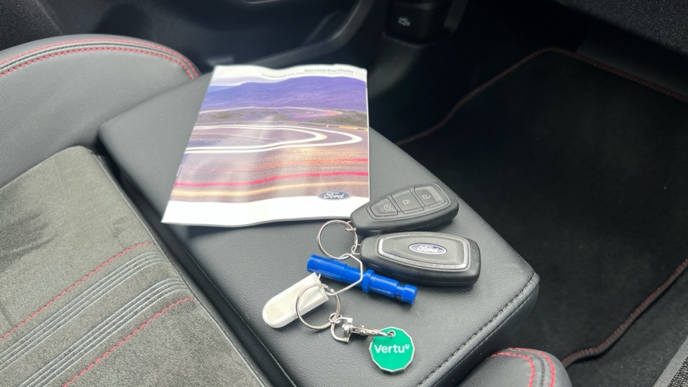 Ford Kuga Active Black #19