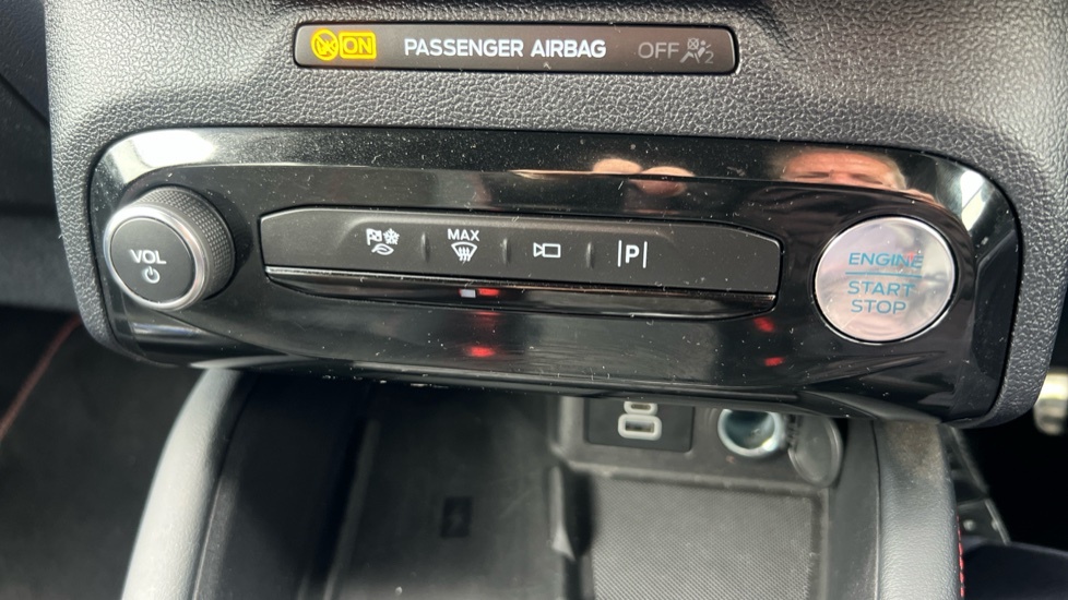Ford Kuga Active Black #30