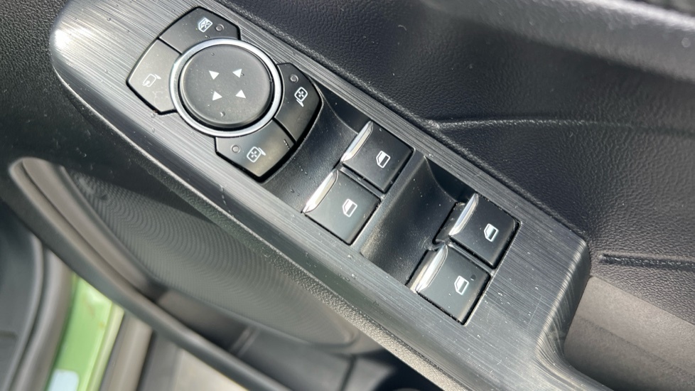 Ford Kuga Active Black #44