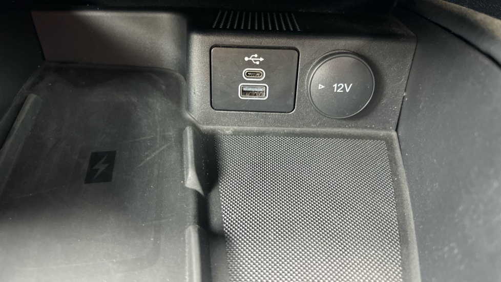 Ford Kuga Active Black #31